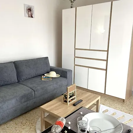Fréjus, 1 Pièce, 4 Personnes - Fr-1-226a-118 *